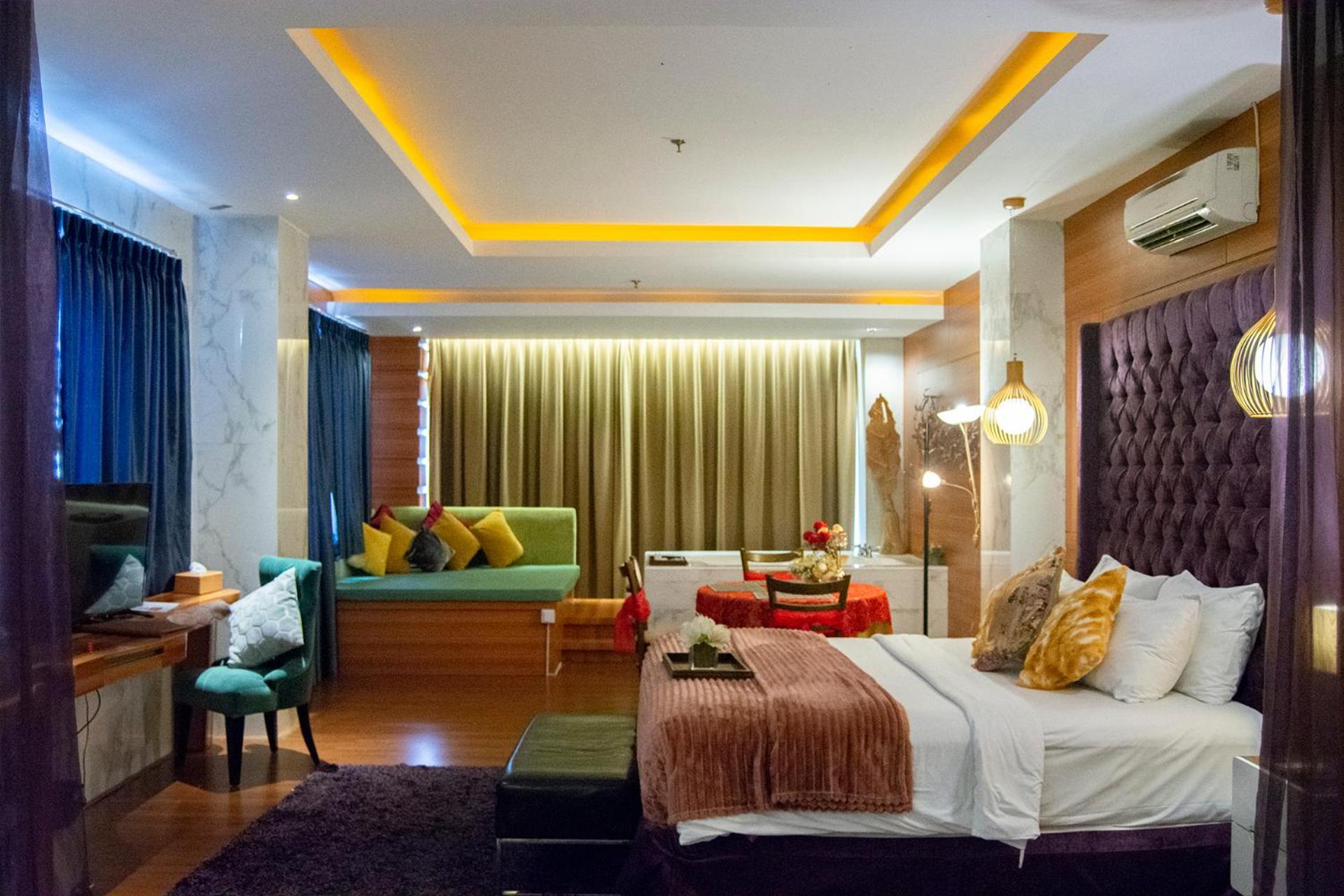 Royal Asnof Hotel Pekanbaru Buitenkant foto
