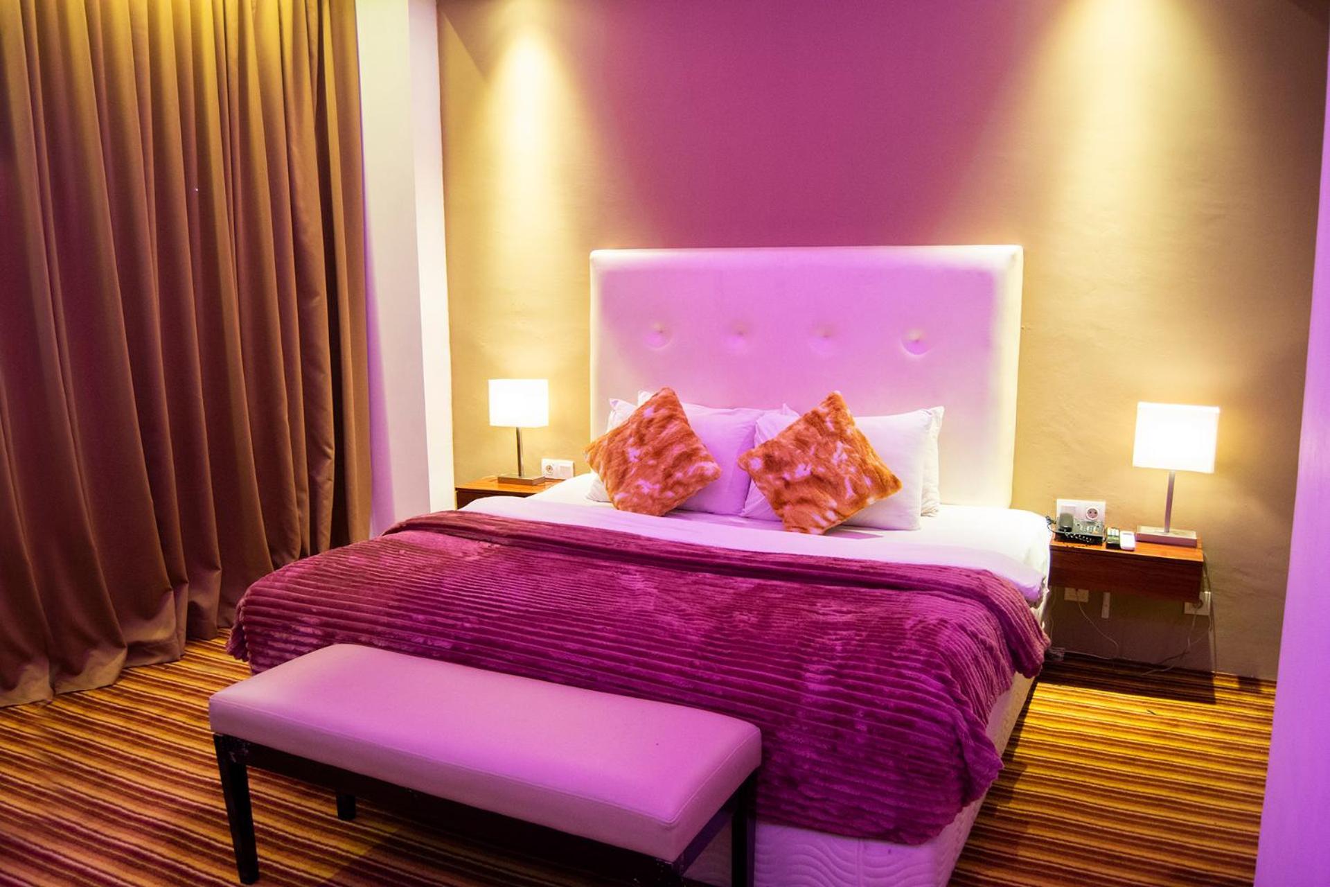 Royal Asnof Hotel Pekanbaru Buitenkant foto